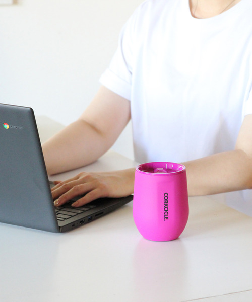 CORKCICLE（コークシクル）の「【在庫限り】12oz/300ml NEON STEMLESS Tumbler ステムレスタンブラー ネオン Coral/Citron/Kokomo/Berry Punch [CORKCICLE/コークシクル]（グラス/マグカップ/タンブラー・レディース・エメラルド/グリーン系その他/コーラル/フューシャピンク・ONE SIZE/ONESIZE）」の11枚目の写真