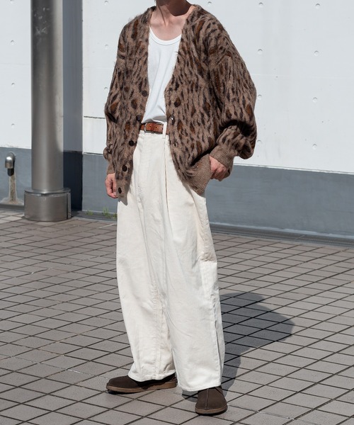 Perushu(ペルーシュ)の「ワイドバルーンコーデュロイパンツ(その他パンツ・メンズ・ブラウン/イエロー/オフホワイト/ブルー・LARGE/MEDIUM/SMALL)」の5枚目の写真