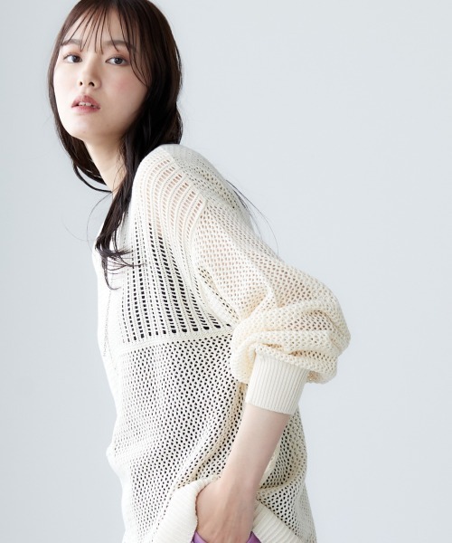 miclat（ミクラ）の「大きいサイズ　ブロッキングメッシュ編みニット　miclat（ニット/セーター・レディース・ライトベージュ/ブラック・L/LL/3L/4L）」の2枚目の写真