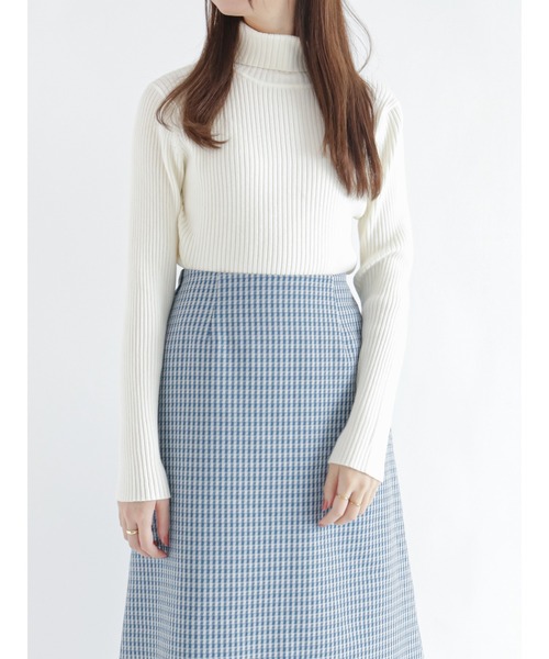 Te chichi TERRASSE（テチチテラス）の「タートルリブニット（ニット/セーター・レディース・ベージュ/オフホワイト/ブルー/ブラック・ﾌﾘ-）」の2枚目の写真