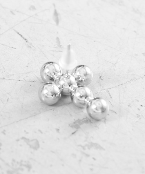 Figments（フィグメンツ）の「ボールクロスピアス（ピアス（両耳用）・レディース・シルバー・FREE）」の3枚目の写真