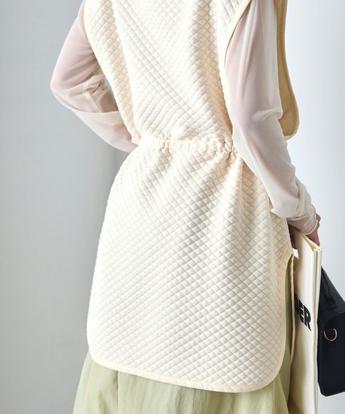 forksy.（フォルクシー）の「【forksy.】ウエストドロストキルティングベスト（ベスト・レディース・ブラック/アイボリー/カーキ/ライトイエロー・FREE）」の13枚目の写真