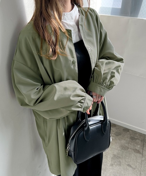 Futier land（フューティアランド）の「ビッグカラーショートトレンチコート（トレンチコート・レディース・アイボリー/ブラック/ベージュ/カーキ・MEDIUM）」の4枚目の写真