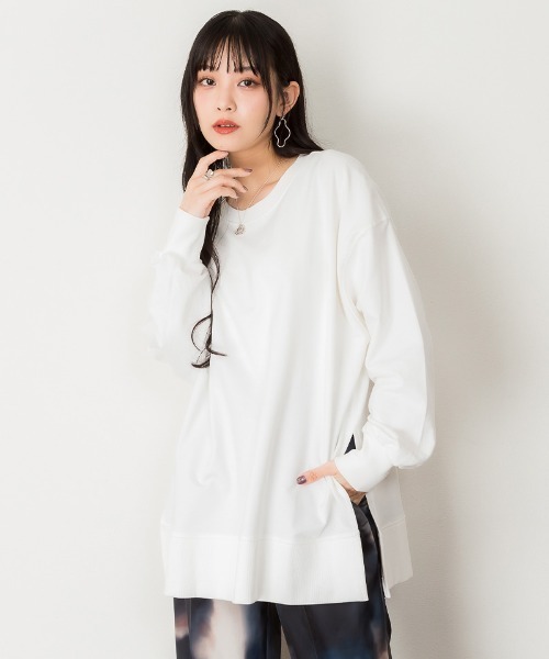 新品タグつき❣️完売品送料無料☆XTFMT01J3 サイドスリット トレーナー セール】atONE ミニ裏毛サイドスリットトレーナー（スウェット