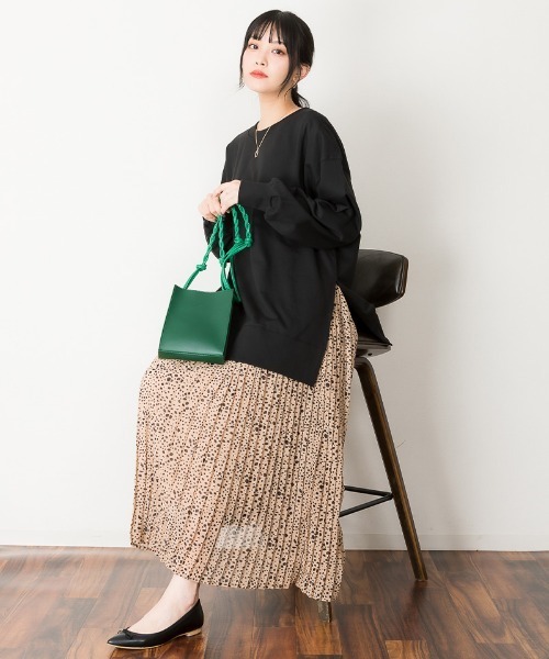 新品タグつき❣️完売品送料無料☆XTFMT01J3 サイドスリット トレーナー XTFMT01J3 裏起毛 ウォームソフト サイドスリット トレーナー (単品)