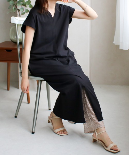 Social GIRL(ソーシャルガール)の「スリットキーネックTシャツワンピース(ワンピース・レディース・ブラック/オフホワイト/ベージュ/グレイッシュベージュ・M)」の16枚目の写真