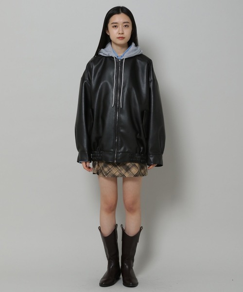 LADY VOLUME（レディーボリューム）の「【モニタリング TWICE チェヨン着用】Lady Volume／9008 HD JP フード付きフェイクレザーブルゾン 2191513（ブルゾン・レディース・ブラック・FREE）」の10枚目の写真