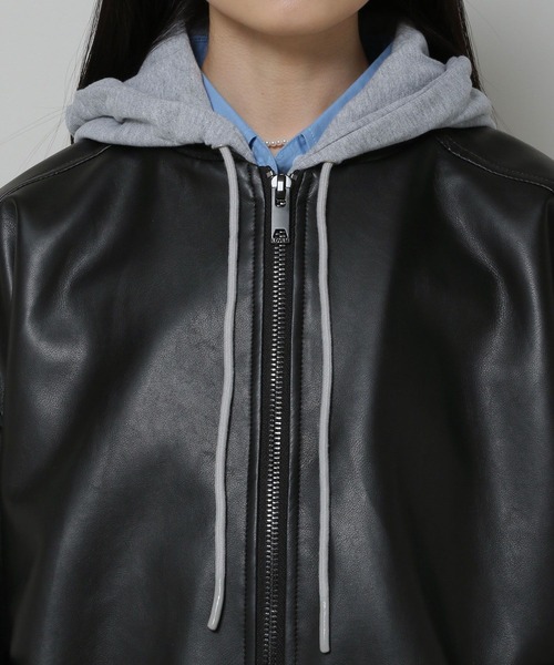 LADY VOLUME（レディーボリューム）の「【モニタリング TWICE チェヨン着用】Lady Volume／9008 HD JP フード付きフェイクレザーブルゾン 2191513（ブルゾン・レディース・ブラック・FREE）」の15枚目の写真