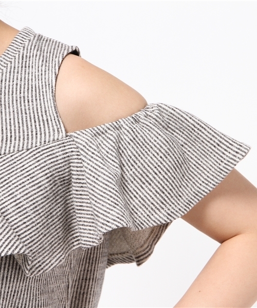 ROSE BUD（ローズバッド）の「LCTT-15189 RUFFLE SLV-LESS TOP（Tシャツ/カットソー・レディース・ブルー/ブラック・ONE SIZE）」の5枚目の写真