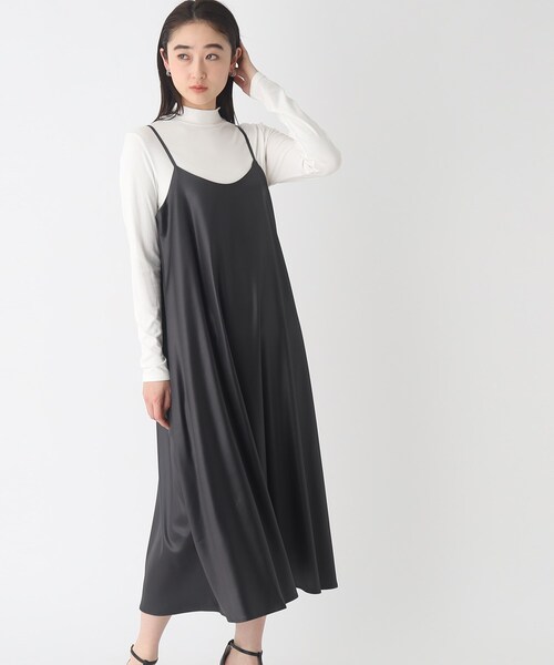 OPAQUE.CLIP(オペークドットクリップ)の「◆レザーライクサテン キャミワンピース【洗濯機洗い可】(ワンピース・レディース・グレー系その他/サンドベージュ・38/40)」の1枚目の写真