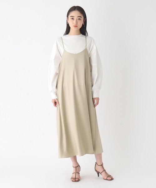 OPAQUE.CLIP(オペークドットクリップ)の「◆レザーライクサテン キャミワンピース【洗濯機洗い可】(ワンピース・レディース・グレー系その他/サンドベージュ・38/40)」の6枚目の写真