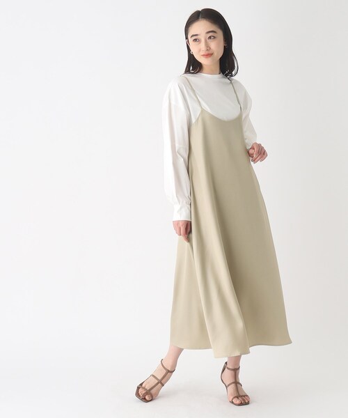 OPAQUE.CLIP(オペークドットクリップ)の「◆レザーライクサテン キャミワンピース【洗濯機洗い可】(ワンピース・レディース・グレー系その他/サンドベージュ・38/40)」の17枚目の写真