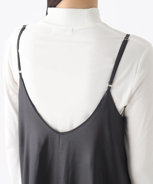 OPAQUE.CLIP(オペークドットクリップ)の「◆レザーライクサテン キャミワンピース【洗濯機洗い可】(ワンピース・レディース・グレー系その他/サンドベージュ・38/40)」の19枚目の写真