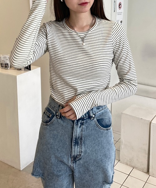 LE MORE（リモア）の「スリムボーダーカットソー（Tシャツ/カットソー・レディース・アイボリー/ブラック/グリーン・FREE）」の2枚目の写真