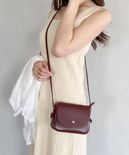thank U more(サンキューモア)の「フェイクレザー シンプルショルダーバッグ(ショルダーバッグ・レディース・ダークブラウン/ブラック/ベージュ/ブラウン/ホワイト・FREE)」の7枚目の写真