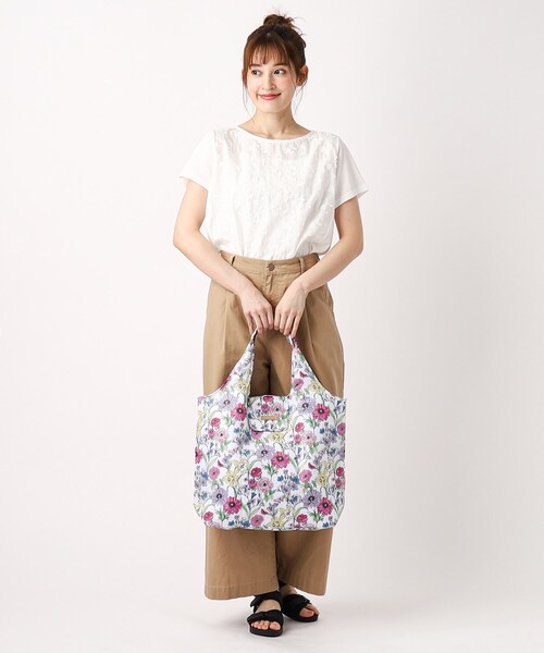 LAURA ASHLEY（ローラアシュレイ）の「【70周年セレブレーティングプリント】ギリー柄 パッカブルマイバッグ（エコバッグ/サブバッグ・レディース・ホワイト系1/ブルー系5・00）」の13枚目の写真