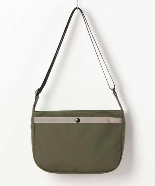 BEAMS DESIGN(ビームス デザイン)の「BEAMS DESIGN(ビームスデザイン) EVERYWHERE ショルダーバッグ(M)(ショルダーバッグ・メンズ・カーキ/ブラウン/レッド/ブラック/ブルーグリーン・FREE)」の6枚目の写真