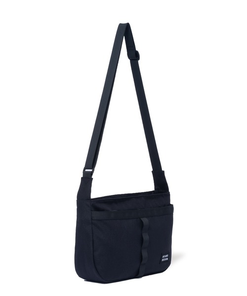BEAMS DESIGN(ビームス デザイン)の「BEAMS DESIGN(ビームスデザイン) EVERYWHERE ショルダーバッグ(M)(ショルダーバッグ・メンズ・カーキ/ブラウン/レッド/ブラック/ブルーグリーン・FREE)」の14枚目の写真