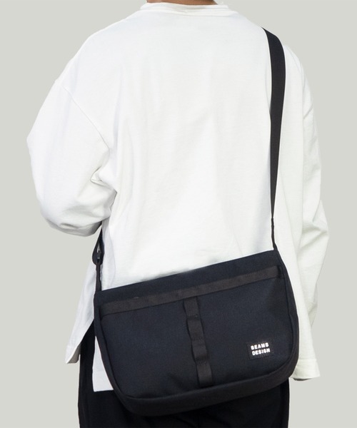 BEAMS DESIGN(ビームス デザイン)の「BEAMS DESIGN(ビームスデザイン) EVERYWHERE ショルダーバッグ(M)(ショルダーバッグ・メンズ・カーキ/ブラウン/レッド/ブラック/ブルーグリーン・FREE)」の19枚目の写真