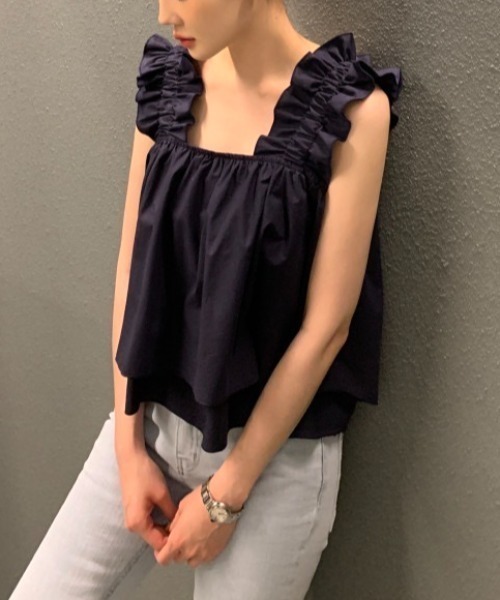 Chick（チック）の「フリルショルダーキャミソールトップス（キャミソール・レディース・ホワイト/ブラック・FREE）」の3枚目の写真