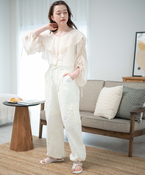 WEGO（ウィゴー）の「WEGO/2WAYドロストスリーブフリルブラウス（シャツ/ブラウス・レディース・アイボリー/ライトブラウン・FREE）」の3枚目の写真