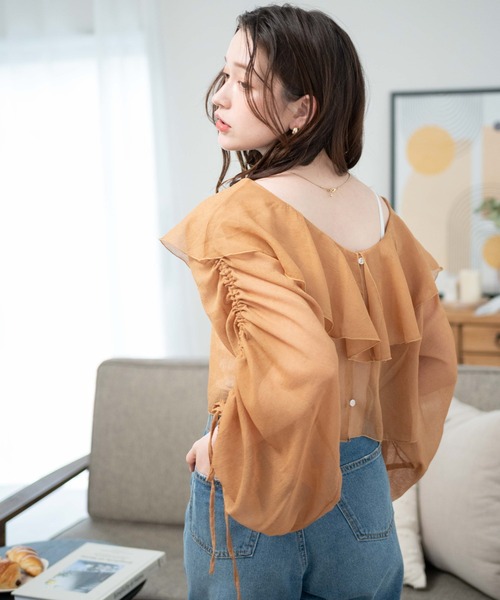 WEGO（ウィゴー）の「WEGO/2WAYドロストスリーブフリルブラウス（シャツ/ブラウス・レディース・アイボリー/ライトブラウン・FREE）」の22枚目の写真