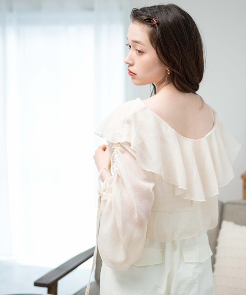 WEGO（ウィゴー）の「WEGO/2WAYドロストスリーブフリルブラウス（シャツ/ブラウス・レディース・アイボリー/ライトブラウン・FREE）」の12枚目の写真