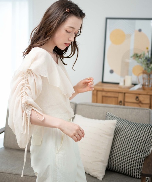 WEGO（ウィゴー）の「WEGO/2WAYドロストスリーブフリルブラウス（シャツ/ブラウス・レディース・アイボリー/ライトブラウン・FREE）」の13枚目の写真