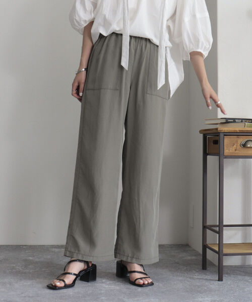 fredy emue（フレディエミュ）の「シルキーリネンブレンドセミワイドパンツ（その他パンツ・レディース・カーキ/ブラック/ベージュ・36/34/38）」の3枚目の写真