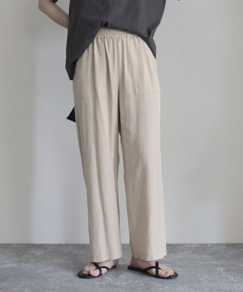 fredy emue（フレディエミュ）の「シルキーリネンブレンドセミワイドパンツ（その他パンツ・レディース・カーキ/ブラック/ベージュ・36/34/38）」の22枚目の写真