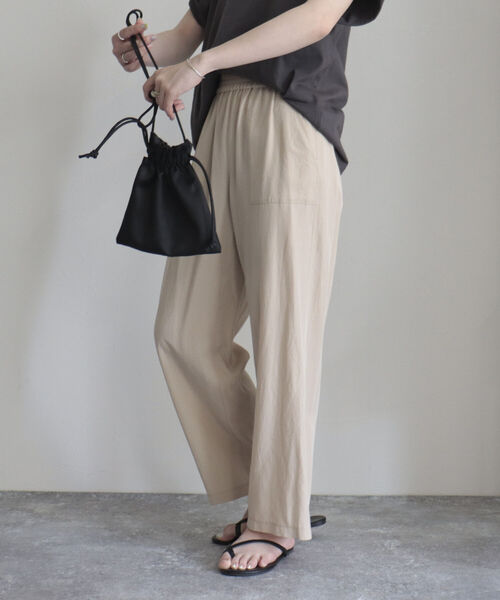 fredy emue（フレディエミュ）の「シルキーリネンブレンドセミワイドパンツ（その他パンツ・レディース・カーキ/ブラック/ベージュ・36/34/38）」の14枚目の写真