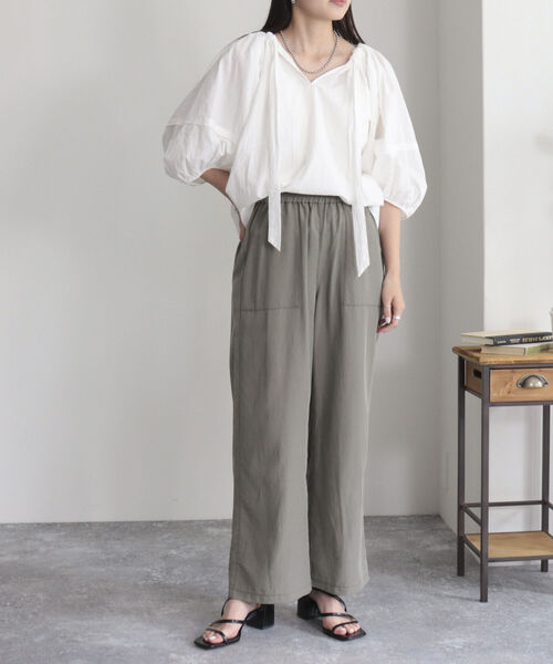 fredy emue（フレディエミュ）の「シルキーリネンブレンドセミワイドパンツ（その他パンツ・レディース・カーキ/ブラック/ベージュ・36/34/38）」の5枚目の写真