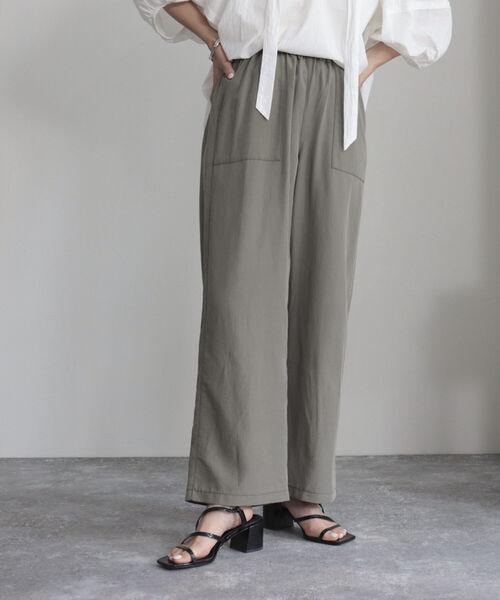 fredy emue（フレディエミュ）の「シルキーリネンブレンドセミワイドパンツ（その他パンツ・レディース・カーキ/ブラック/ベージュ・36/34/38）」の11枚目の写真