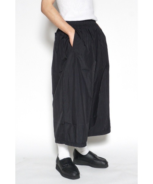 LOCALINA(ロカリナ)の「nylon baggy pants(その他パンツ・メンズ・レッド/グレー/ブラック/ネイビー・FREE)」の2枚目の写真