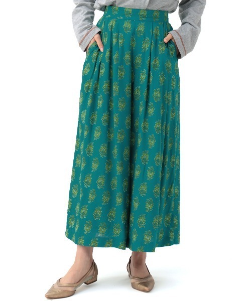 チチカカ（チチカカ）の「ウォッシャブルレーヨンフラワープリントパンツ（その他パンツ・レディース・キャメル/ネイビー/グリーン・LARGE/MEDIUM）」の8枚目の写真