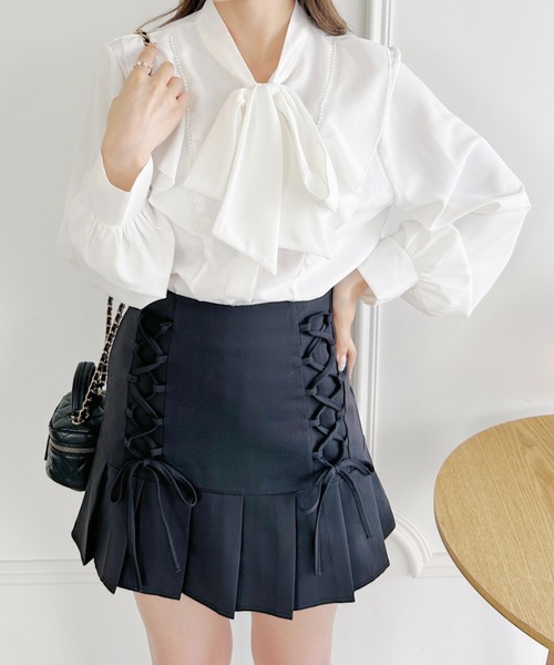 Loueme(ルエム)の「プリーツヘムレースアップミニスカート(スカート・レディース・ブラック/グレー・S/M)」の13枚目の写真