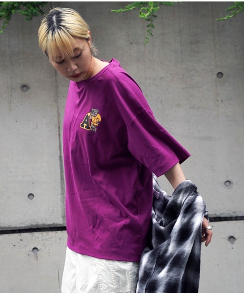 AVIREX(アヴィレックス)の「“AVI-DOGS” T-SHIRT/AVIREX DOGS Tシャツ(Tシャツ/カットソー・レディース・パープル/グレー/ブルー・FREE)」の3枚目の写真