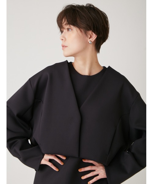 emmi（エミ）の「【emmi atelier】ダンボールニットクロップドジャケット（ノーカラージャケット・レディース・ブラック/オフホワイト・0/1）」の6枚目の写真