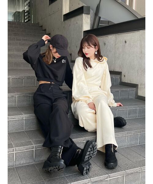 EATME（イートミー）の「EMロゴショートフーディ（セットアップ可能）（パーカー・レディース・ブラック/アイボリー/グリーン・FREE）」の13枚目の写真