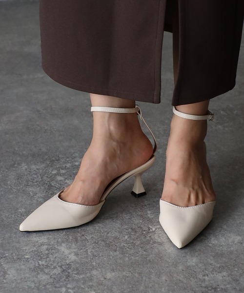 Riberry（リベリー）の「アンクルストラップミュール（パンプス・レディース・ブルー/ホワイト/ブラック・LARGE/MEDIUM）」の2枚目の写真