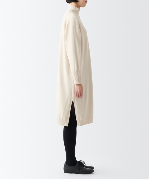 無印良品(ムジルシリョウヒン)の「洗えるニットハイネックワンピース(ワンピース・レディース・オフホワイト/ブラック/ダークグレー・XL/M/S/L)」の5枚目の写真