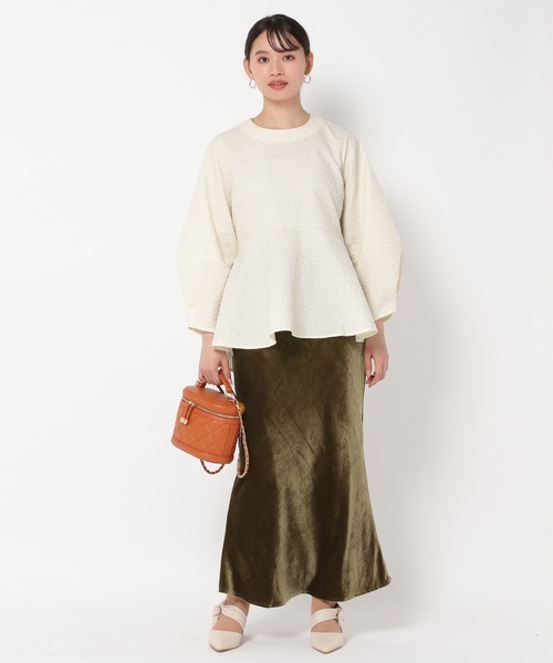 mysty woman(ミスティウーマン)の「ペプラムジャガードチュニックブラウス 976663(Tシャツ/カットソー・レディース・モカ/アイボリー/ブラック・FREE)」の7枚目の写真