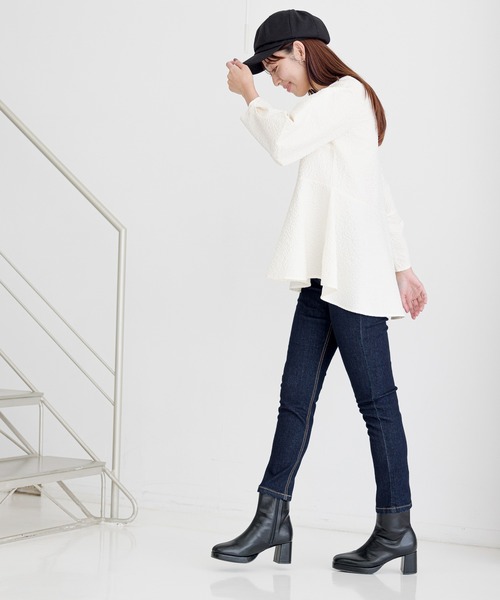 mysty woman(ミスティウーマン)の「ペプラムジャガードチュニックブラウス 976663(Tシャツ/カットソー・レディース・モカ/アイボリー/ブラック・FREE)」の21枚目の写真