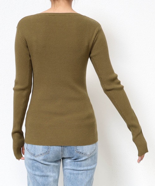 andme(アンドミー)の「【新色追加】サムホール長袖リブニットトップス(ニット/セーター・レディース・ブラウン/ブラック/ブルー系その他/オレンジ/カーキ/ホワイト×ブラック/オフホワイト/ベージュ系その他/ブラック×ホワイト/チャコールグレー/レッド/ネイビー/ブラウン系その他・L/M)」の17枚目の写真