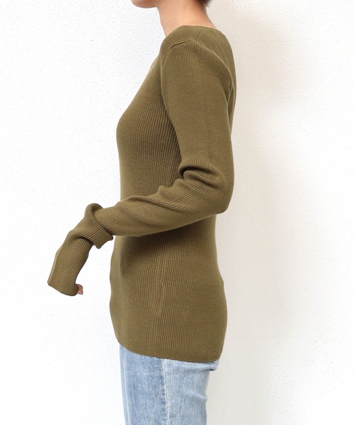 andme(アンドミー)の「【新色追加】サムホール長袖リブニットトップス(ニット/セーター・レディース・ブラウン/ブラック/ブルー系その他/オレンジ/カーキ/ホワイト×ブラック/オフホワイト/ベージュ系その他/ブラック×ホワイト/チャコールグレー/レッド/ネイビー/ブラウン系その他・L/M)」の19枚目の写真