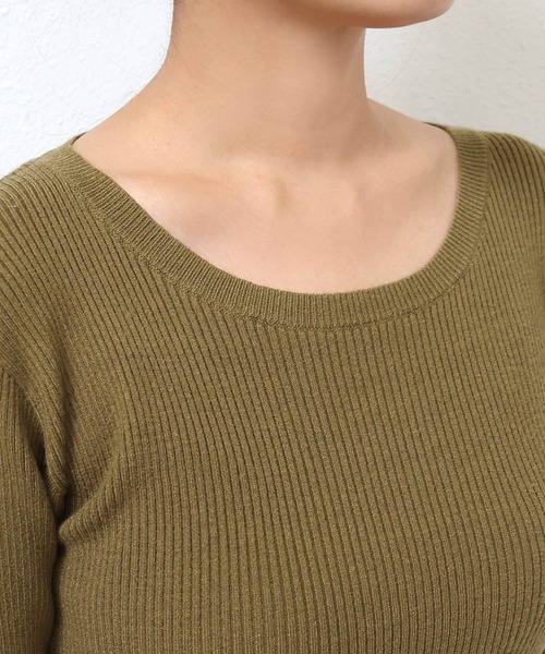 andme(アンドミー)の「【新色追加】サムホール長袖リブニットトップス(ニット/セーター・レディース・ブラウン/ブラック/ブルー系その他/オレンジ/カーキ/ホワイト×ブラック/オフホワイト/ベージュ系その他/ブラック×ホワイト/チャコールグレー/レッド/ネイビー/ブラウン系その他・L/M)」の21枚目の写真