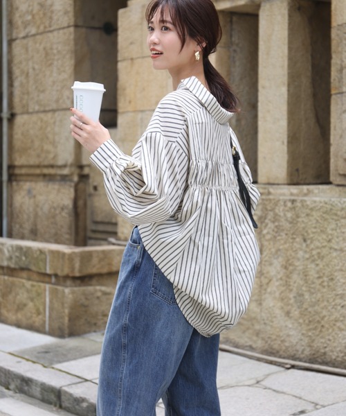 Chez toi(シェトワ)の「BACKギャザースキッパーシャツ(シャツ/ブラウス・レディース・キャメル/アイボリー/ネイビー/グレー・FREE)」の13枚目の写真