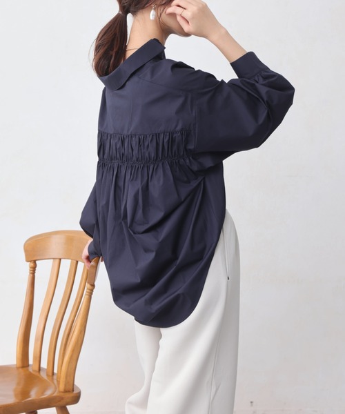 Chez toi(シェトワ)の「BACKギャザースキッパーシャツ(シャツ/ブラウス・レディース・キャメル/アイボリー/ネイビー/グレー・FREE)」の19枚目の写真