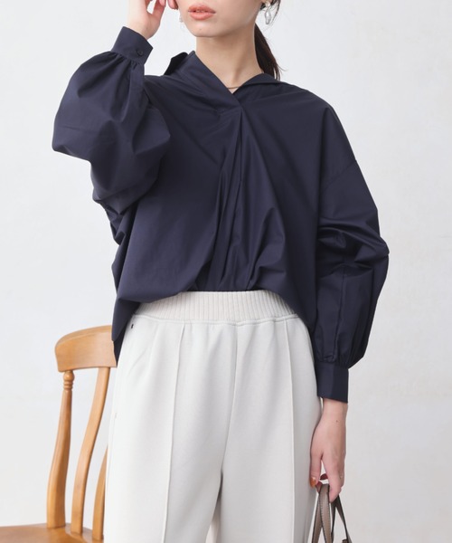 Chez toi(シェトワ)の「BACKギャザースキッパーシャツ(シャツ/ブラウス・レディース・キャメル/アイボリー/ネイビー/グレー・FREE)」の20枚目の写真