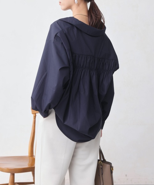 Chez toi(シェトワ)の「BACKギャザースキッパーシャツ(シャツ/ブラウス・レディース・キャメル/アイボリー/ネイビー/グレー・FREE)」の21枚目の写真